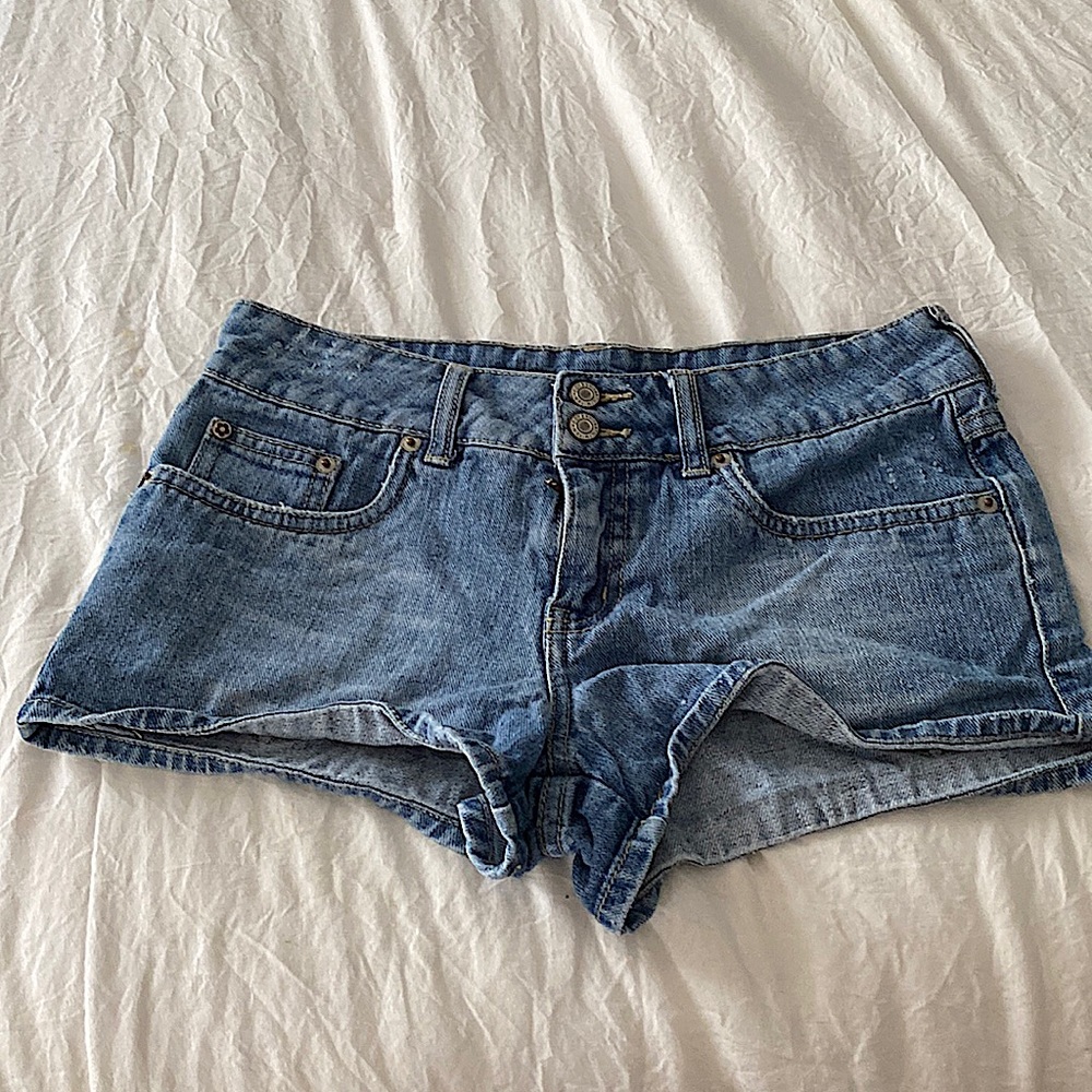 Limited 🌸 Too - size 10 1/2 Jean shorts - good condition. No rips/tears